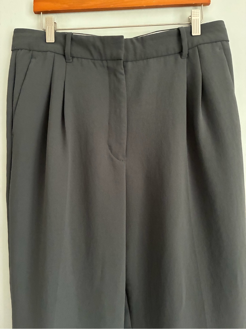 ARITZIA Charcoal Pleated Wide Leg High-Waist Trousers Size 14 - Picture 3 of 12